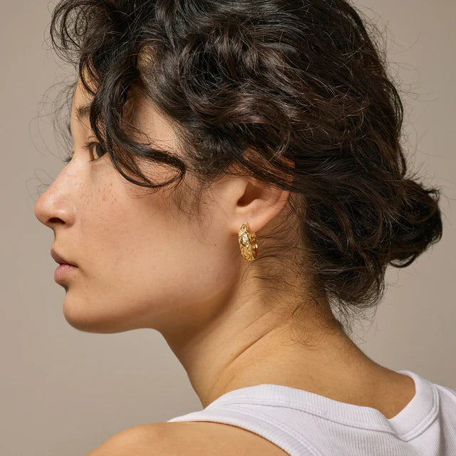 Nela Hoops