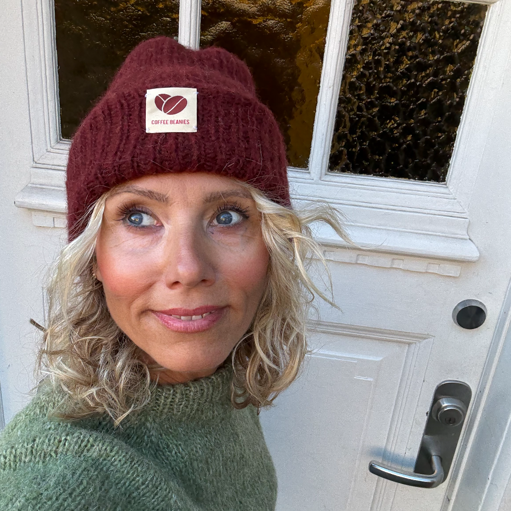 Sky beanie / Winerød