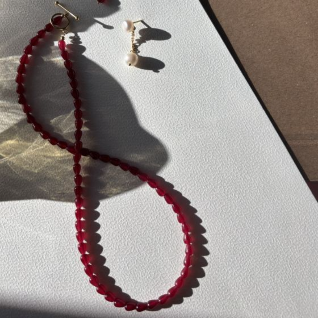 Love Drop Necklace / Burgundy