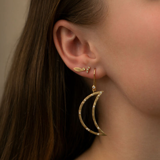 Big dot leaf earring light peridot