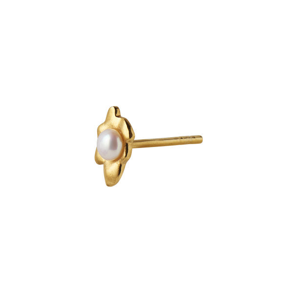Petit shelly pearl earring