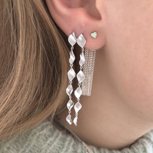 Six dangling ile de l'amour long earring silver