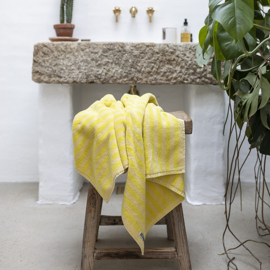 Naram Guest towel / Pristine & neon yellow