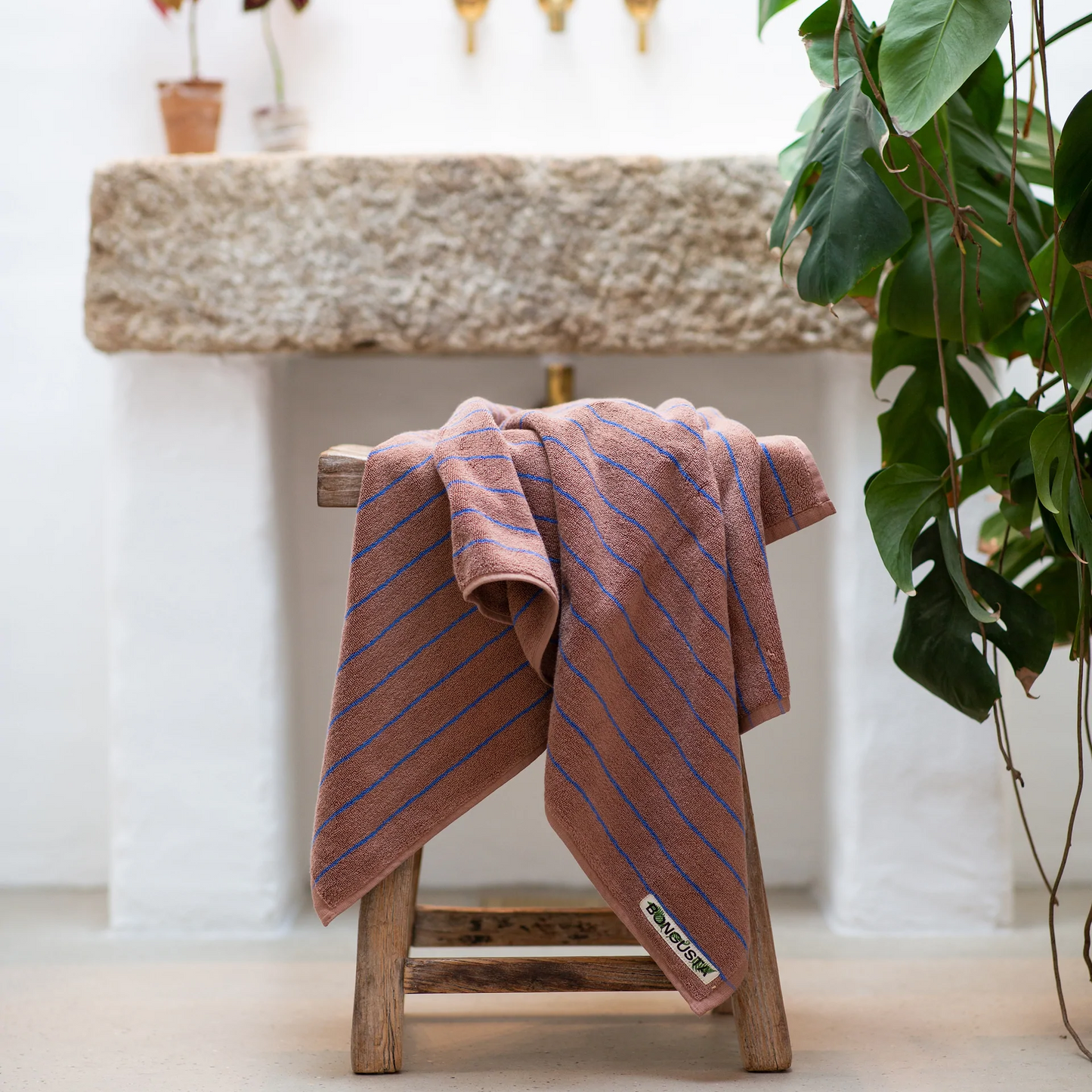 Naram Bath towel / Camel & ultamarine blue