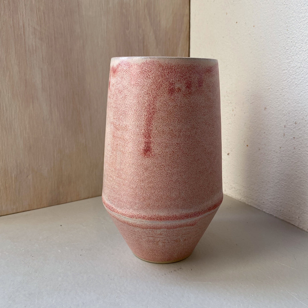 The garden vase / Rosa