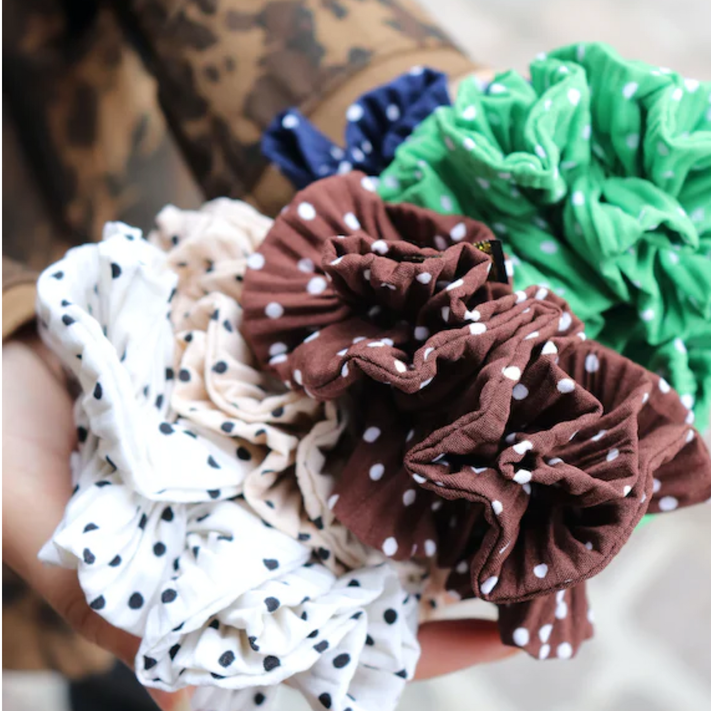 Dalmatiner scrunchie / Mocca