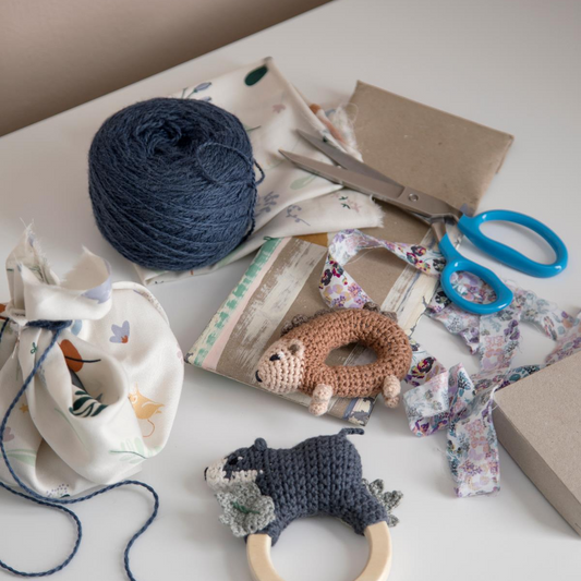 Hæklet rangle m. træring / Grævlingen Shadow