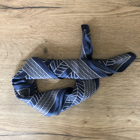 Silketørklæde / Mørkeblå