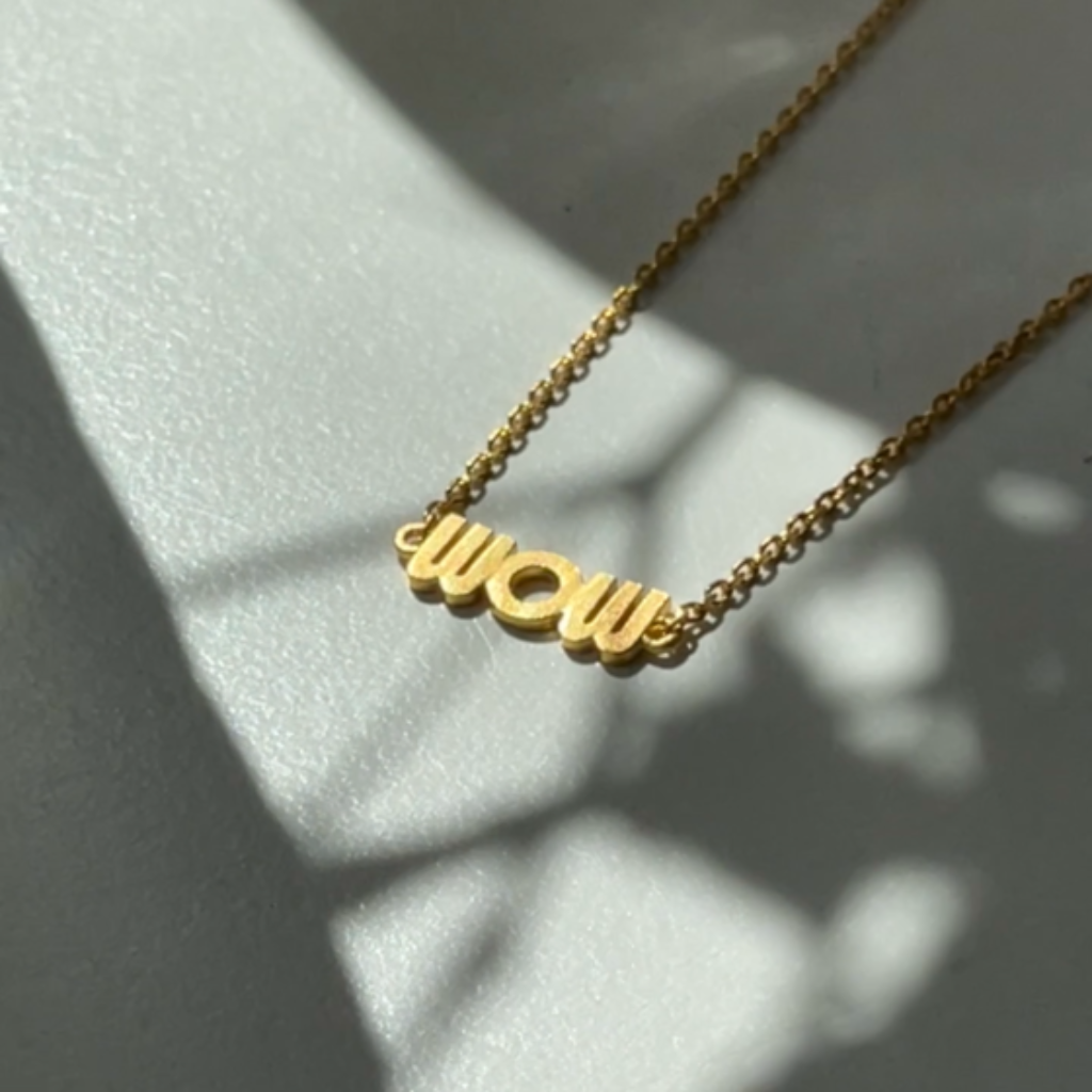 Wow Mom Necklace