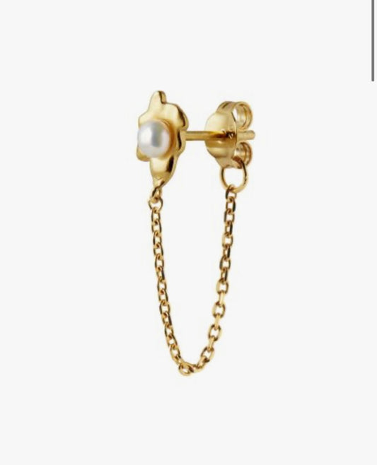 Shelly Pearl earring with chain