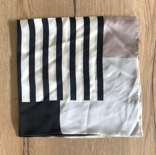 Silketørklæde / Sort & hvid