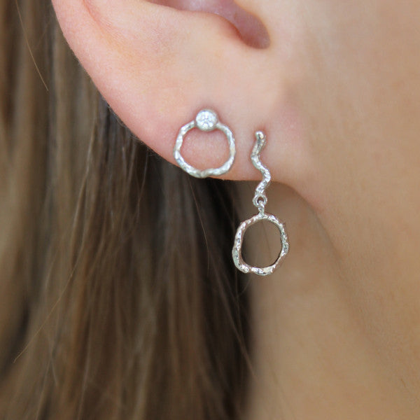 Petit wavy dangling circle earring with stone silver